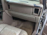 2003 Gmc Yukon Passenger Glove Box Door Storage Compartment 1255619 - Oemusedautoparts1.com