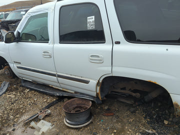 2000-2006 Gmc Yukon Driver Rear Door Oem - Oemusedautoparts1.com
