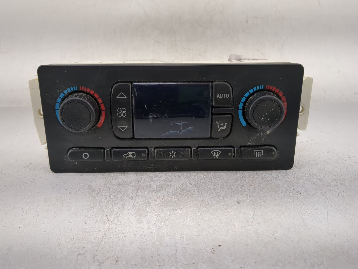 2003-2004 Gmc Yukon Climate Control Module Temperature AC/Heater Replacement P/N:599-211 Fits Fits 2003 2004 OEM Used Auto P