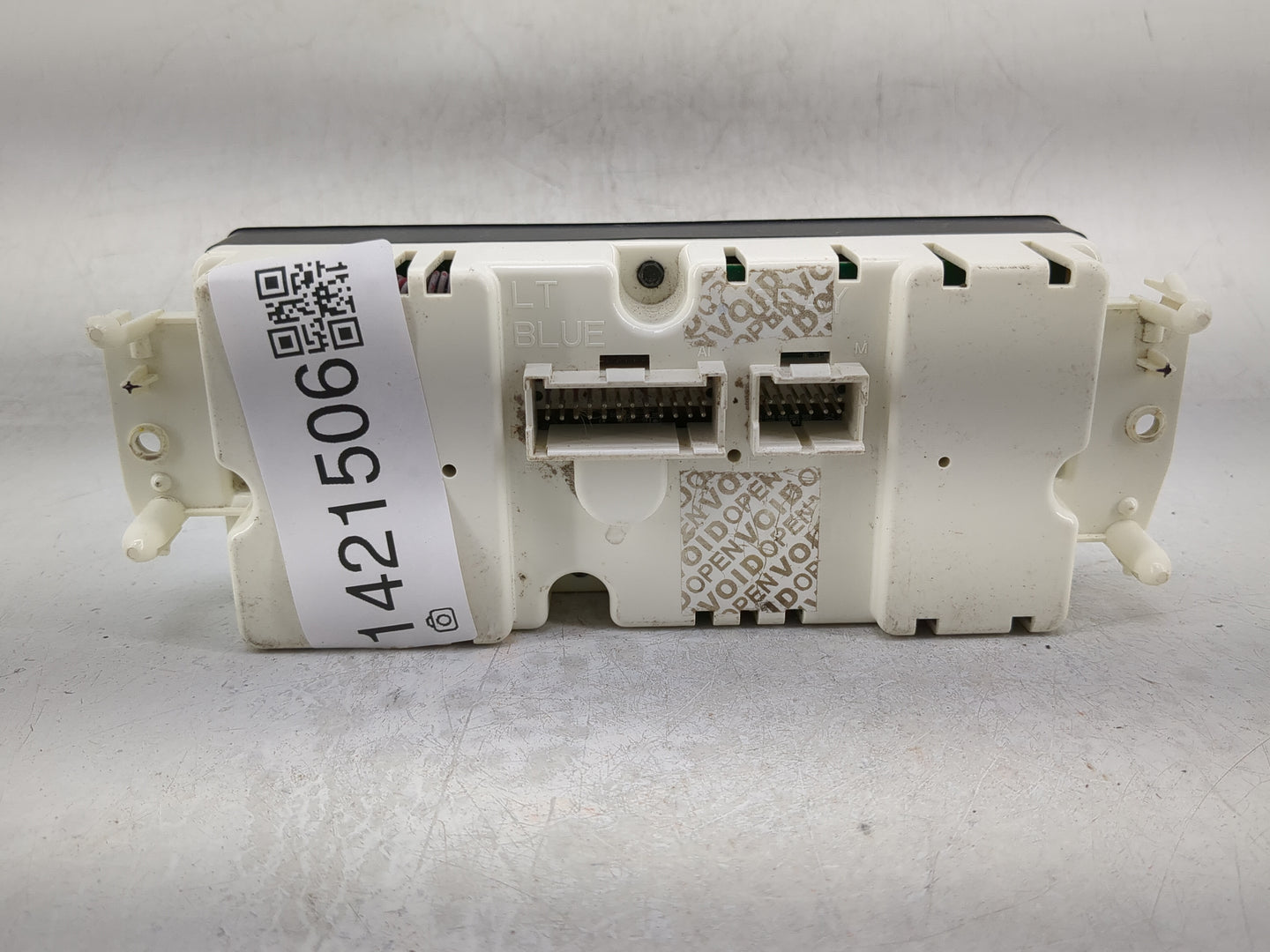 2003-2004 Gmc Yukon Climate Control Module Temperature AC/Heater Replacement P/N:599-211 Fits Fits 2003 2004 OEM Used Auto P