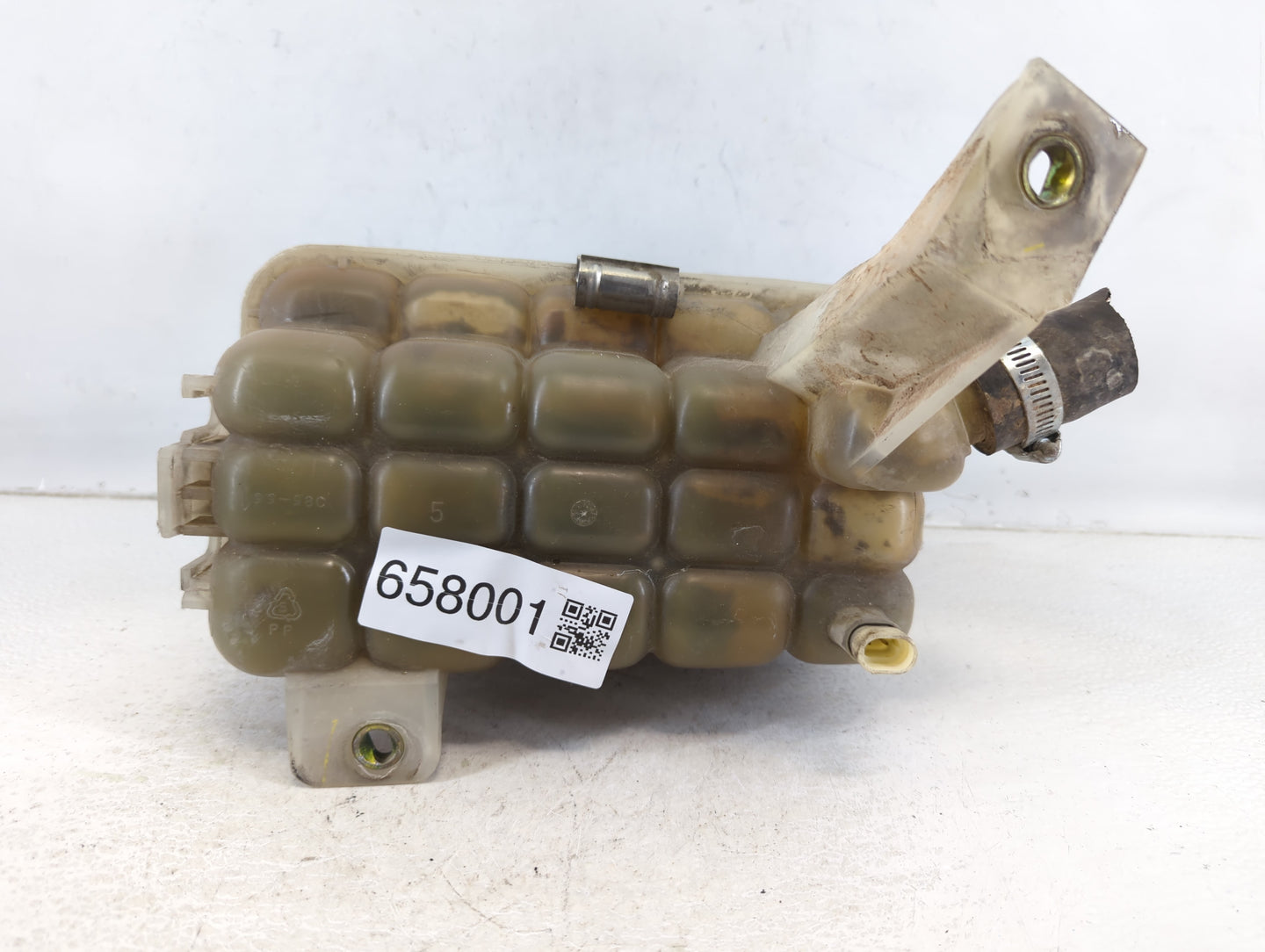 2000-2005 Gmc Yukon Windshield Washer Fluid Reservoir Bottle Oem - Oemusedautoparts1.com