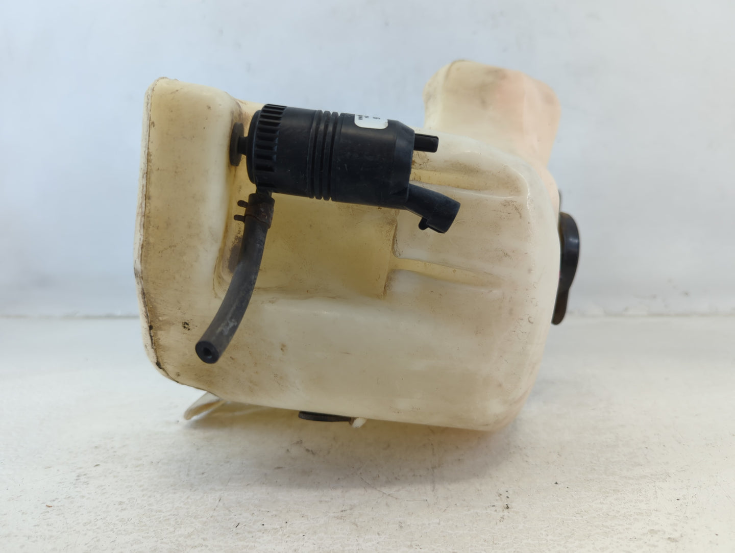 2000-2005 Gmc Yukon Windshield Washer Fluid Reservoir Bottle Oem - Oemusedautoparts1.com