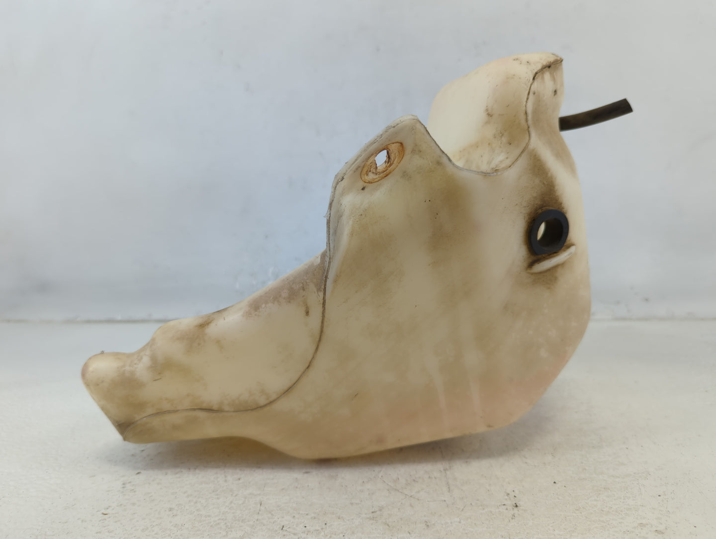 2000-2005 Gmc Yukon Windshield Washer Fluid Reservoir Bottle Oem - Oemusedautoparts1.com