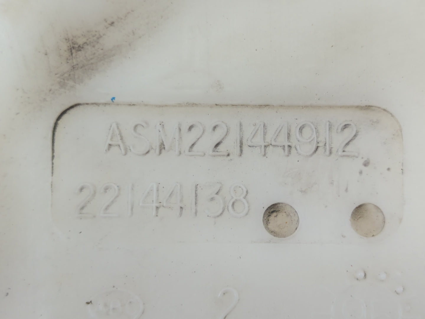 2000-2005 Gmc Yukon Windshield Washer Fluid Reservoir Bottle Oem - Oemusedautoparts1.com