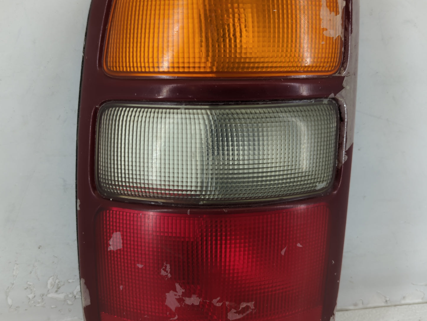 2000-2003 Gmc Yukon Tail Light Assembly Driver Left OEM P/N:16525375 Fits Fits 2000 2001 2002 2003 OEM Used Auto Parts - Oem