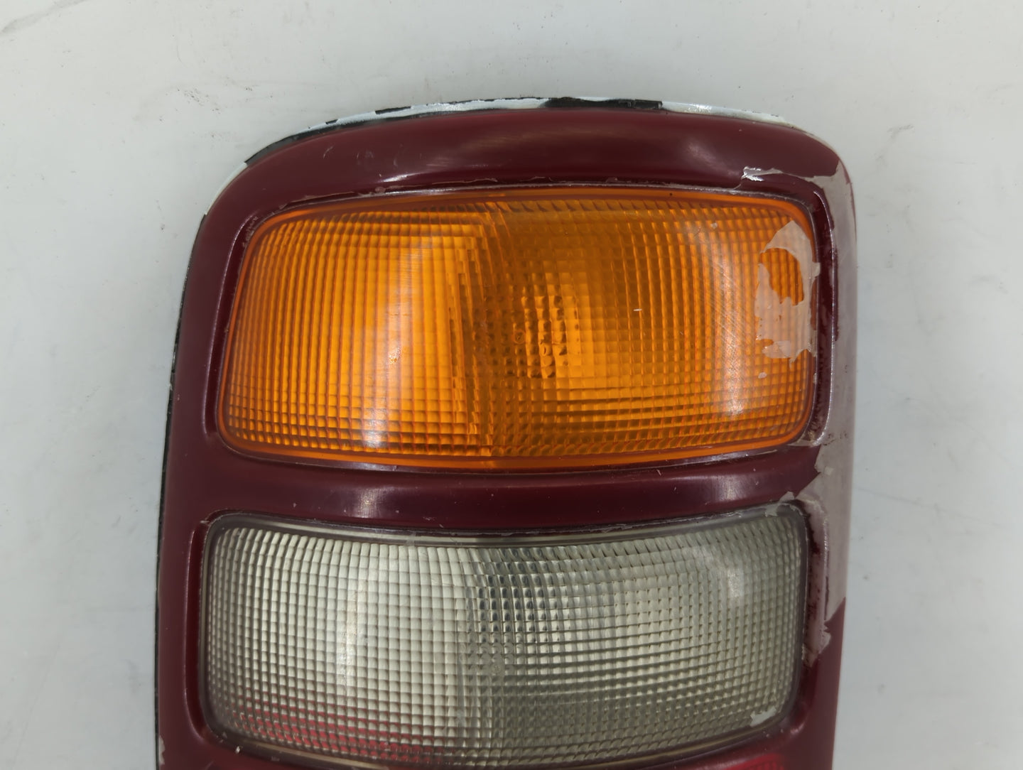 2000-2003 Gmc Yukon Tail Light Assembly Driver Left OEM P/N:16525375 Fits Fits 2000 2001 2002 2003 OEM Used Auto Parts - Oem