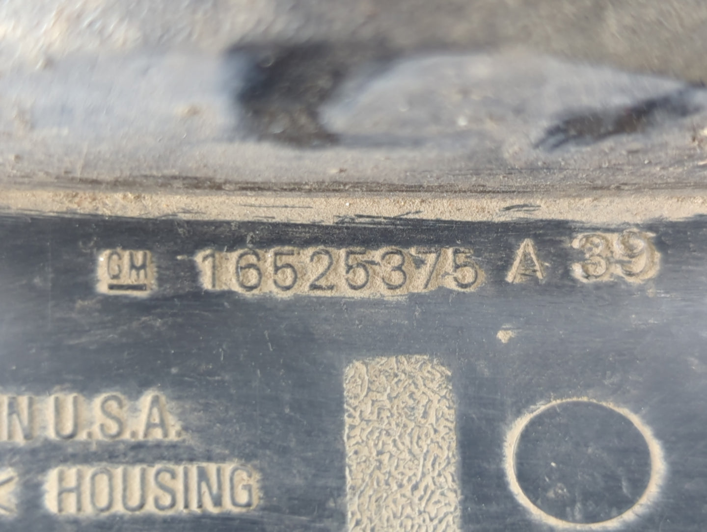 2000-2003 Gmc Yukon Tail Light Assembly Driver Left OEM P/N:16525375 Fits Fits 2000 2001 2002 2003 OEM Used Auto Parts - Oem