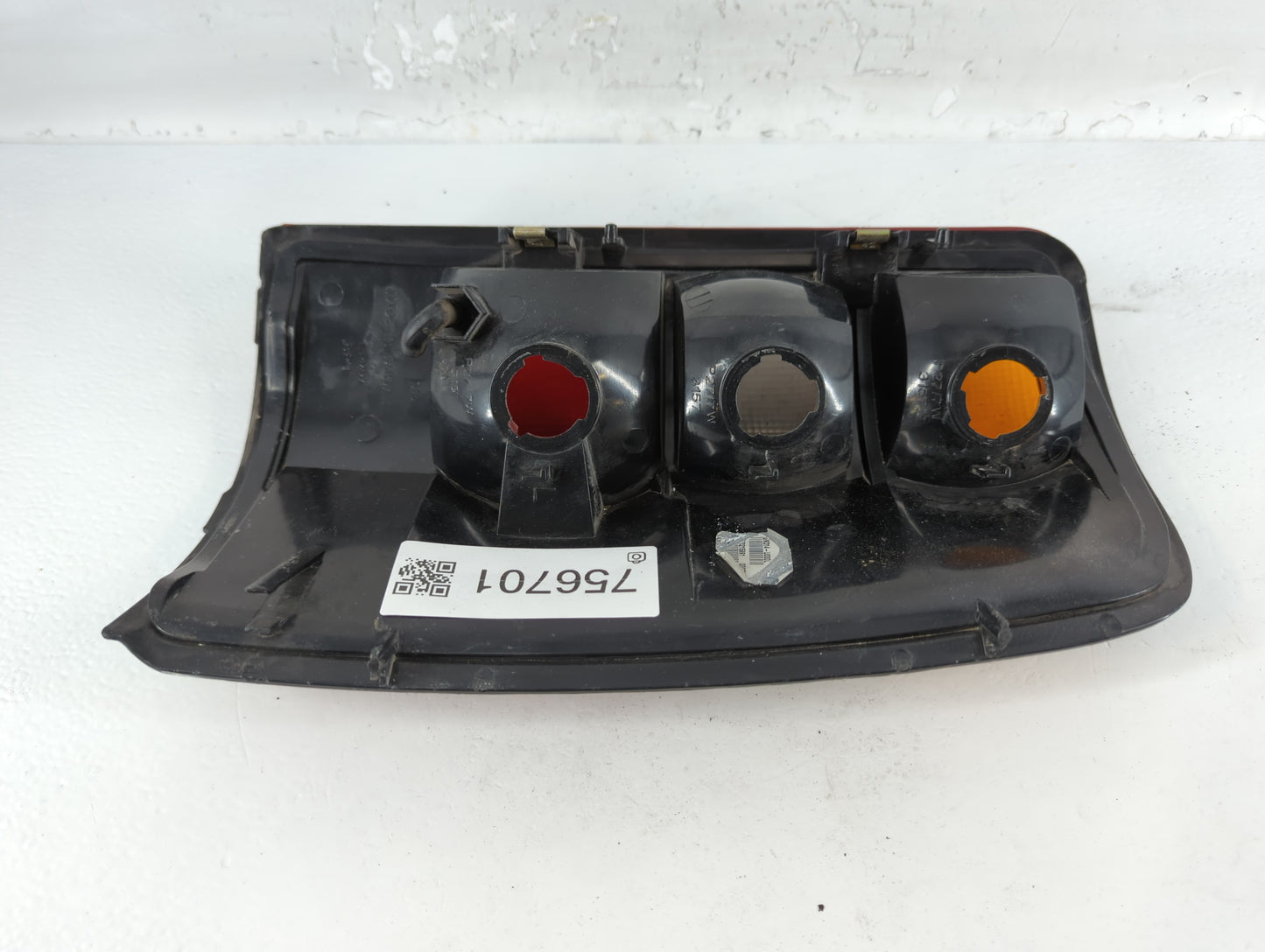 2000-2003 Gmc Yukon Tail Light Assembly Driver Left OEM P/N:GM314-U000L Fits Fits 2000 2001 2002 2003 OEM Used Auto Parts - 