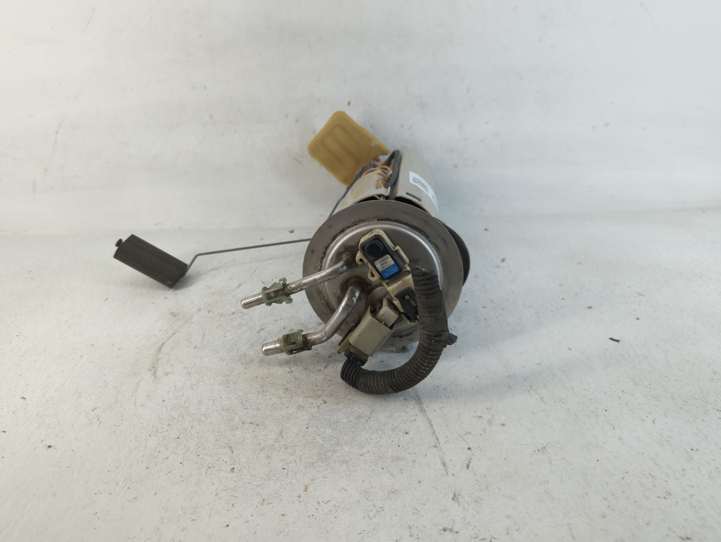 2002-2004 Gmc Yukon Electrical Gas Fuel Pump Assembly - Oemusedautoparts1.com