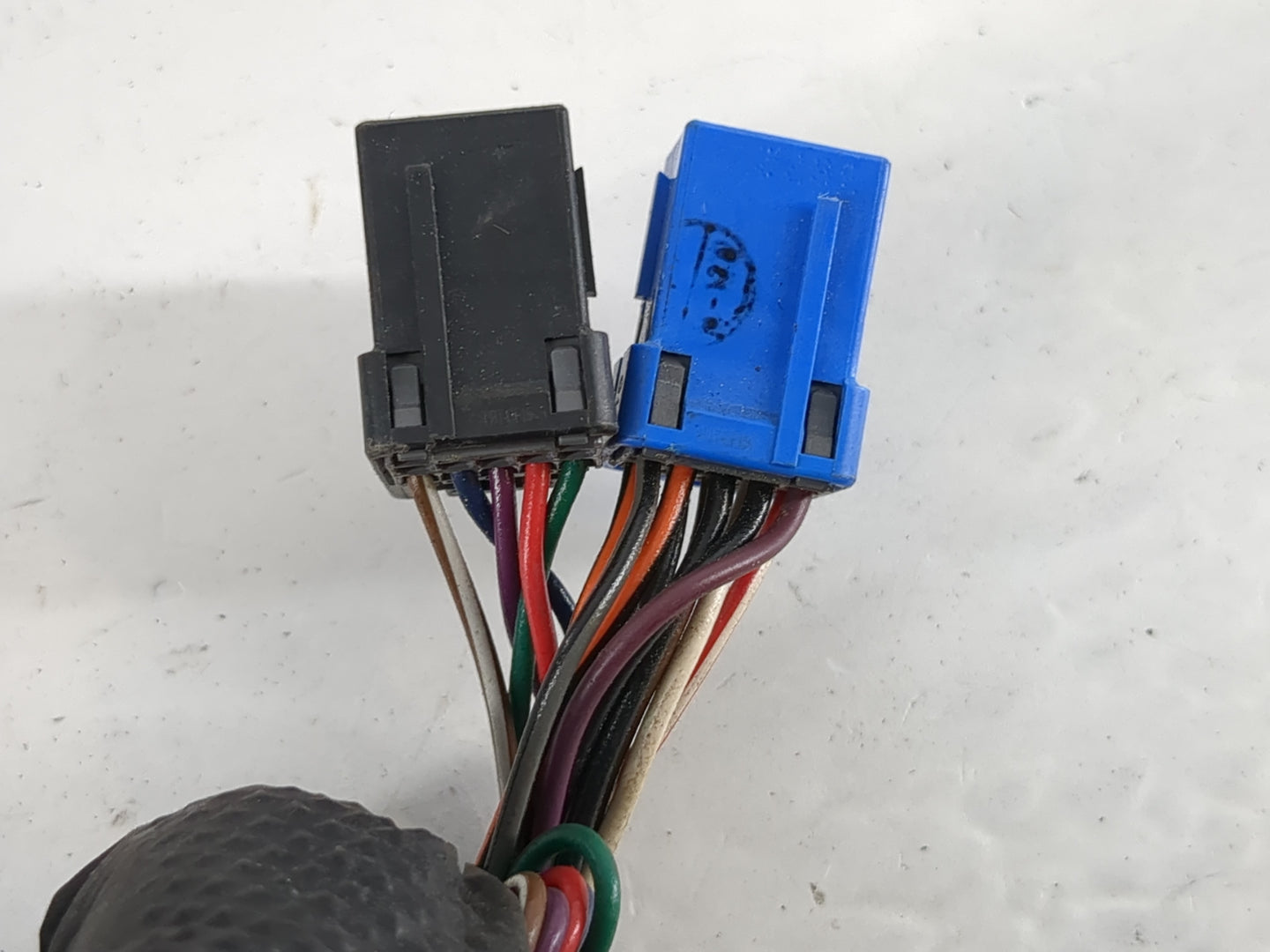 2003-2006 Gmc Yukon Xl Passenger Side View Mirror - Right Door Mirror OEM Used - Oemusedautoparts1.com