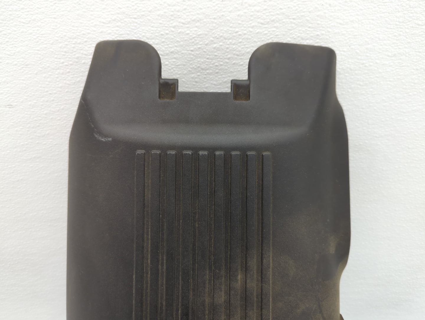 2003 Gmc Yukon Xl Engine Cover - Oemusedautoparts1.com