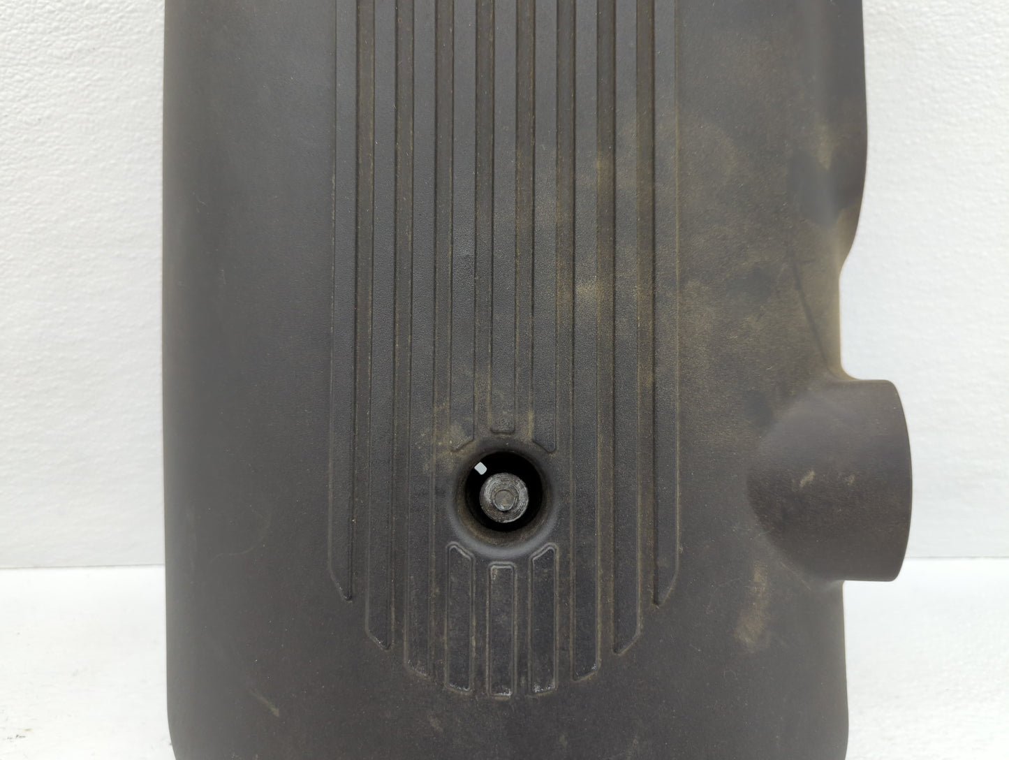 2003 Gmc Yukon Xl Engine Cover - Oemusedautoparts1.com