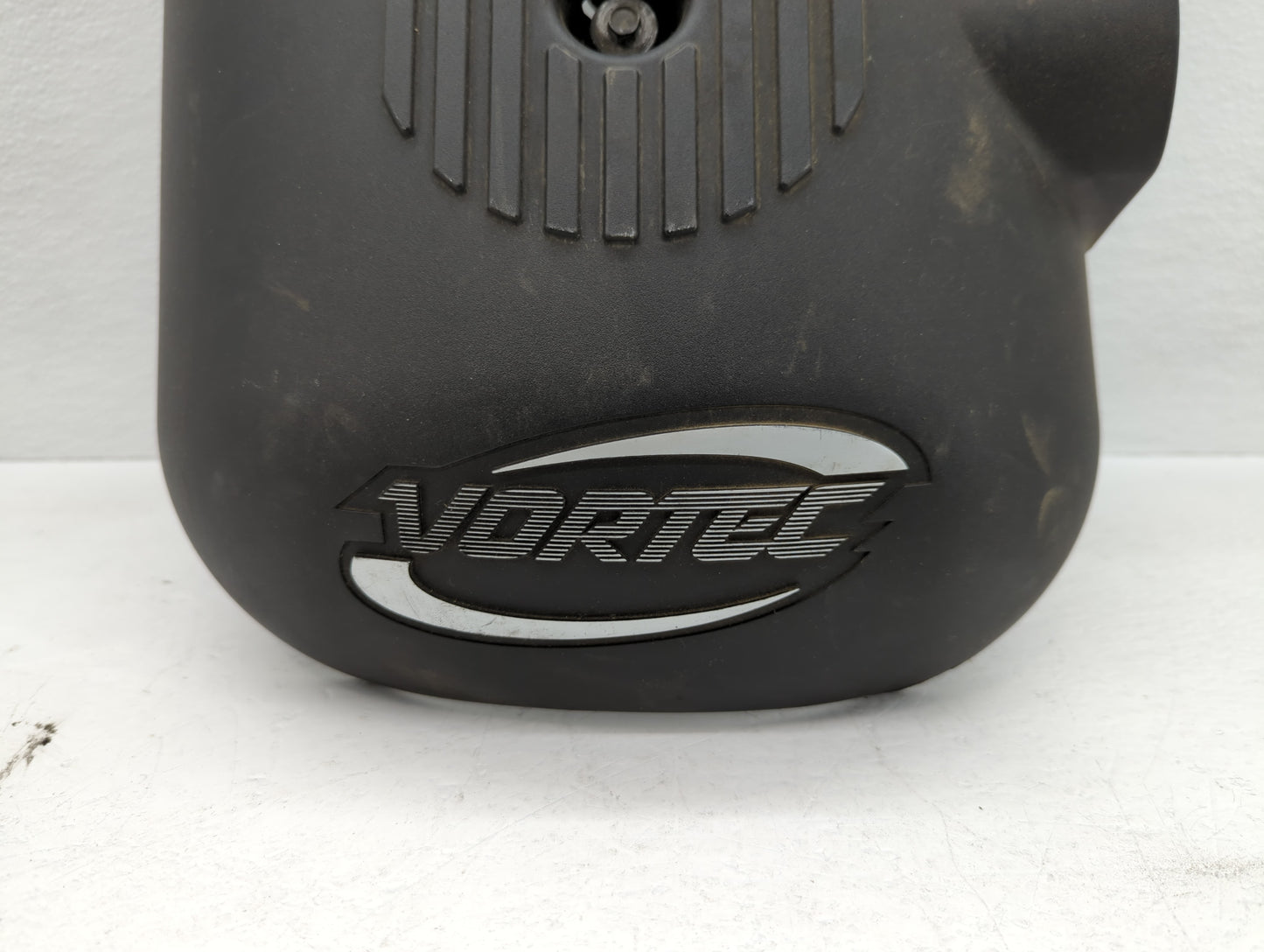 2003 Gmc Yukon Xl Engine Cover - Oemusedautoparts1.com