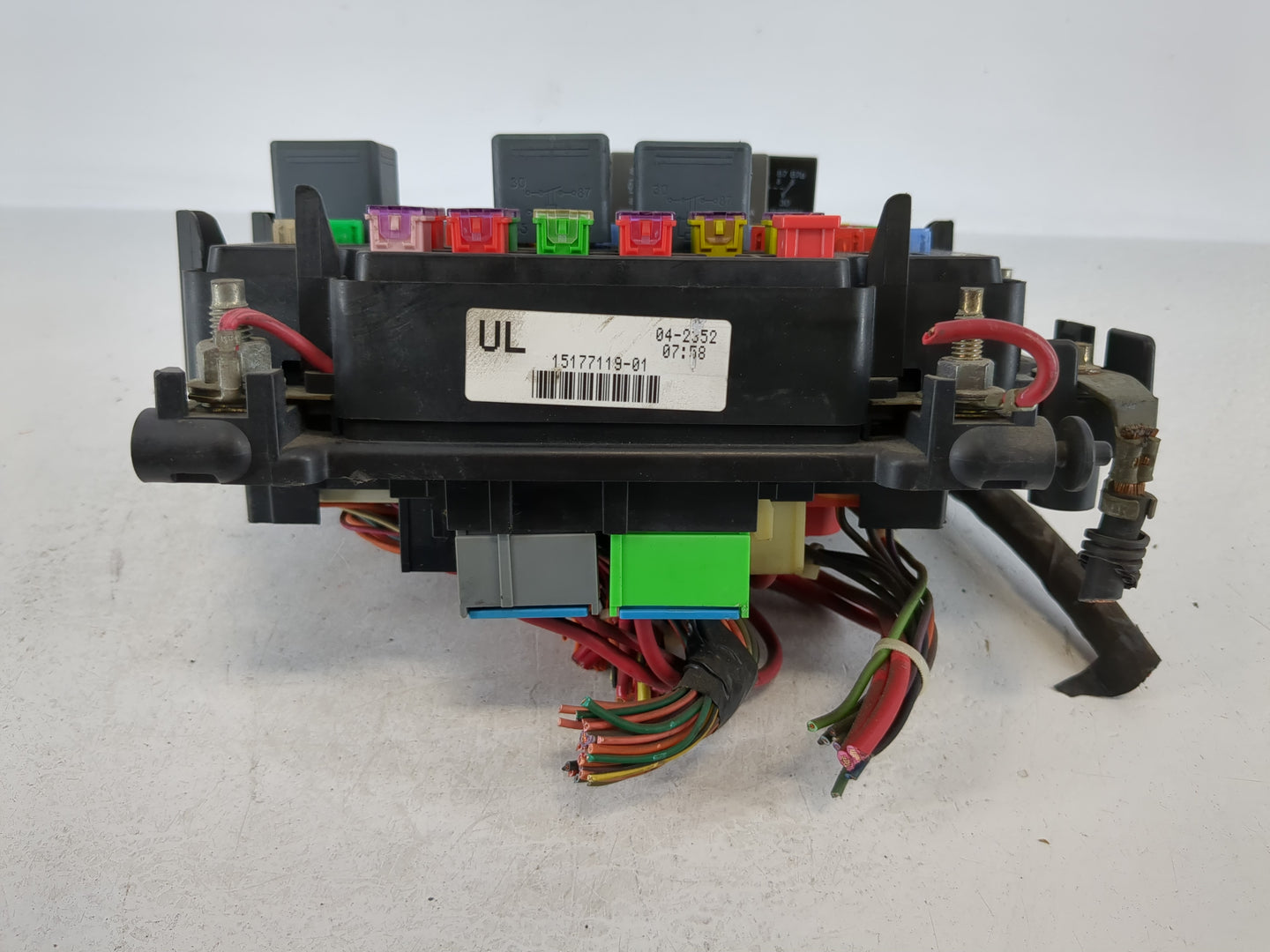 2003-2006 Gmc Yukon Xl 1500 Fusebox Fuse Box Panel Relay Module P/N:15177119 Fits Fits 2003 2004 2005 2006 OEM Used Auto Par