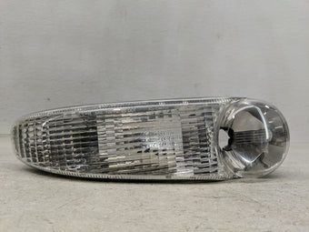 compare product 2001-2006 Gmc Yukon Xl 1500 Passenger Right Oem Front Light Lamp