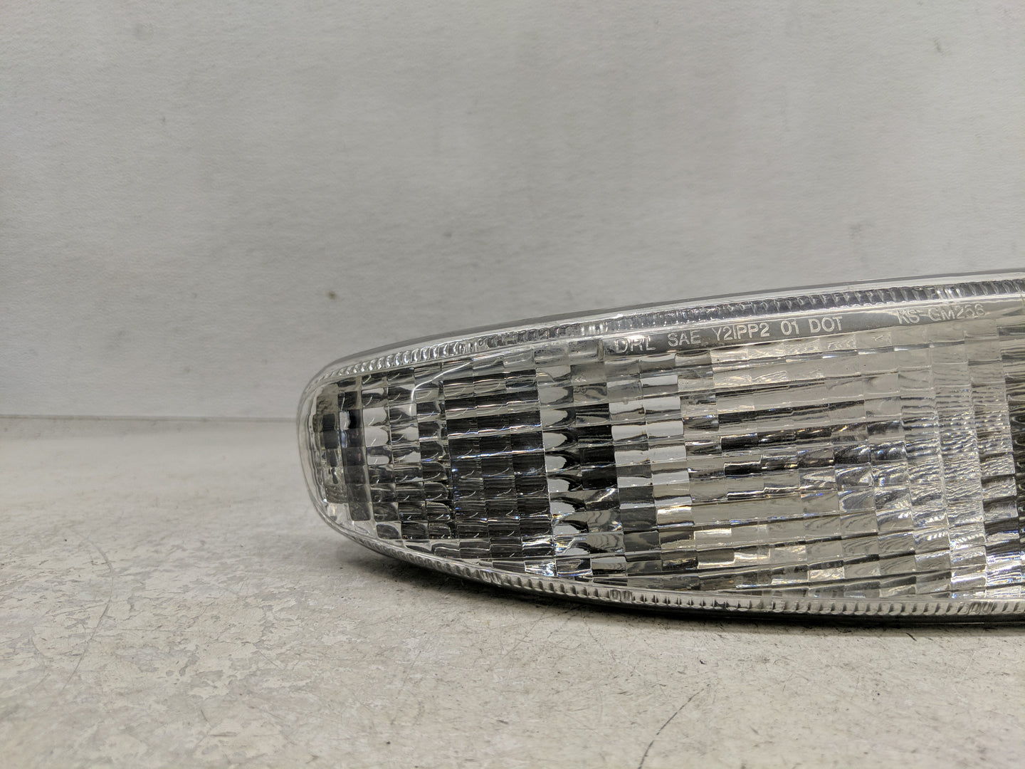 2001-2006 Gmc Yukon Xl 1500 Passenger Right Oem Front Light Lamp - Oemusedautoparts1.com
