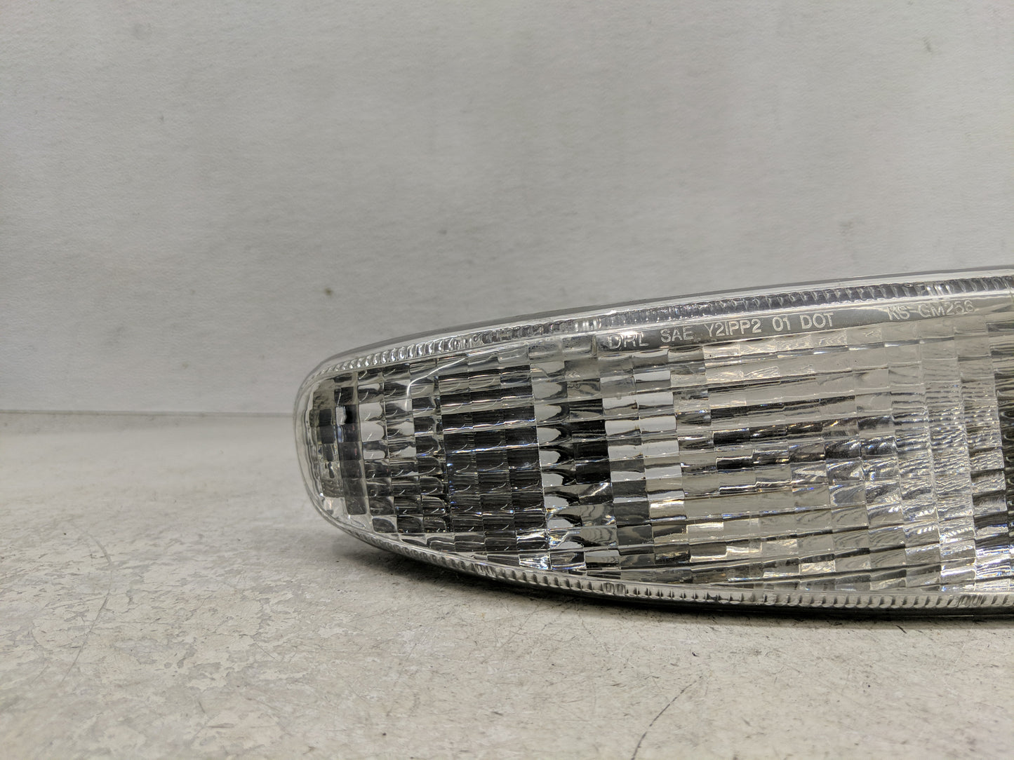 2001-2006 Gmc Yukon Xl 1500 Passenger Right Oem Front Light Lamp - Oemusedautoparts1.com
