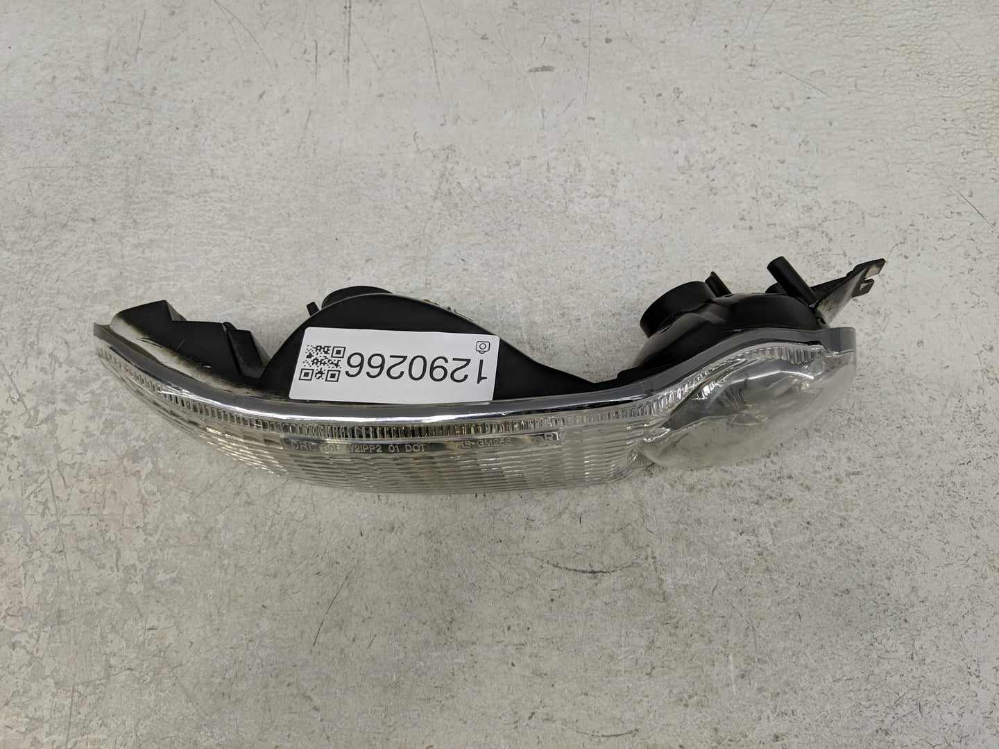 2001-2006 Gmc Yukon Xl 1500 Passenger Right Oem Front Light Lamp - Oemusedautoparts1.com