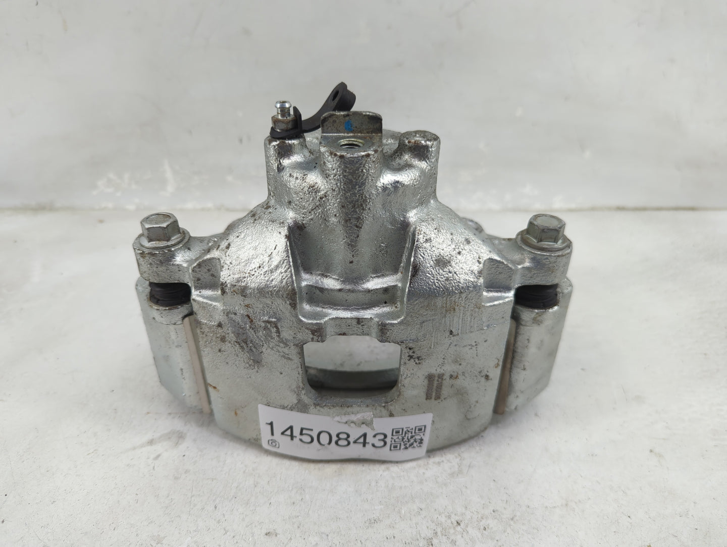 2000-2006 Gmc Yukon Xl 1500 Front Driver Left Brake Caliper 1450843 - Oemusedautoparts1.com