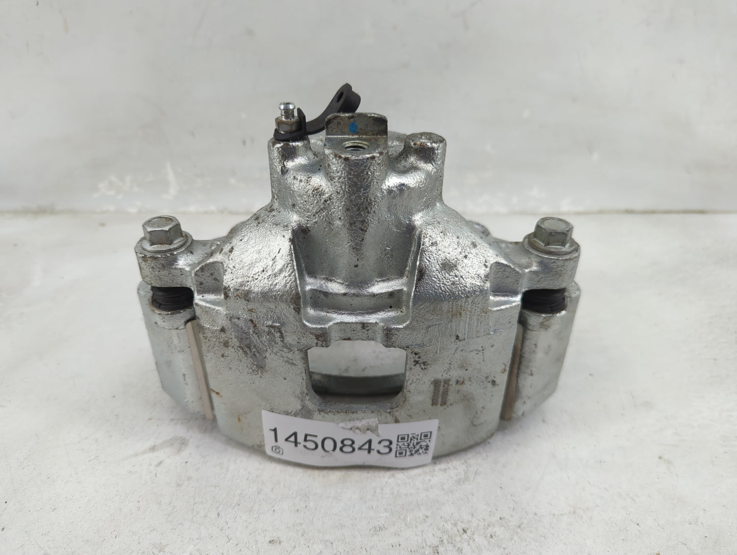 2000-2006 Gmc Yukon Xl 1500 Front Driver Left Brake Caliper 1450843 - Oemusedautoparts1.com