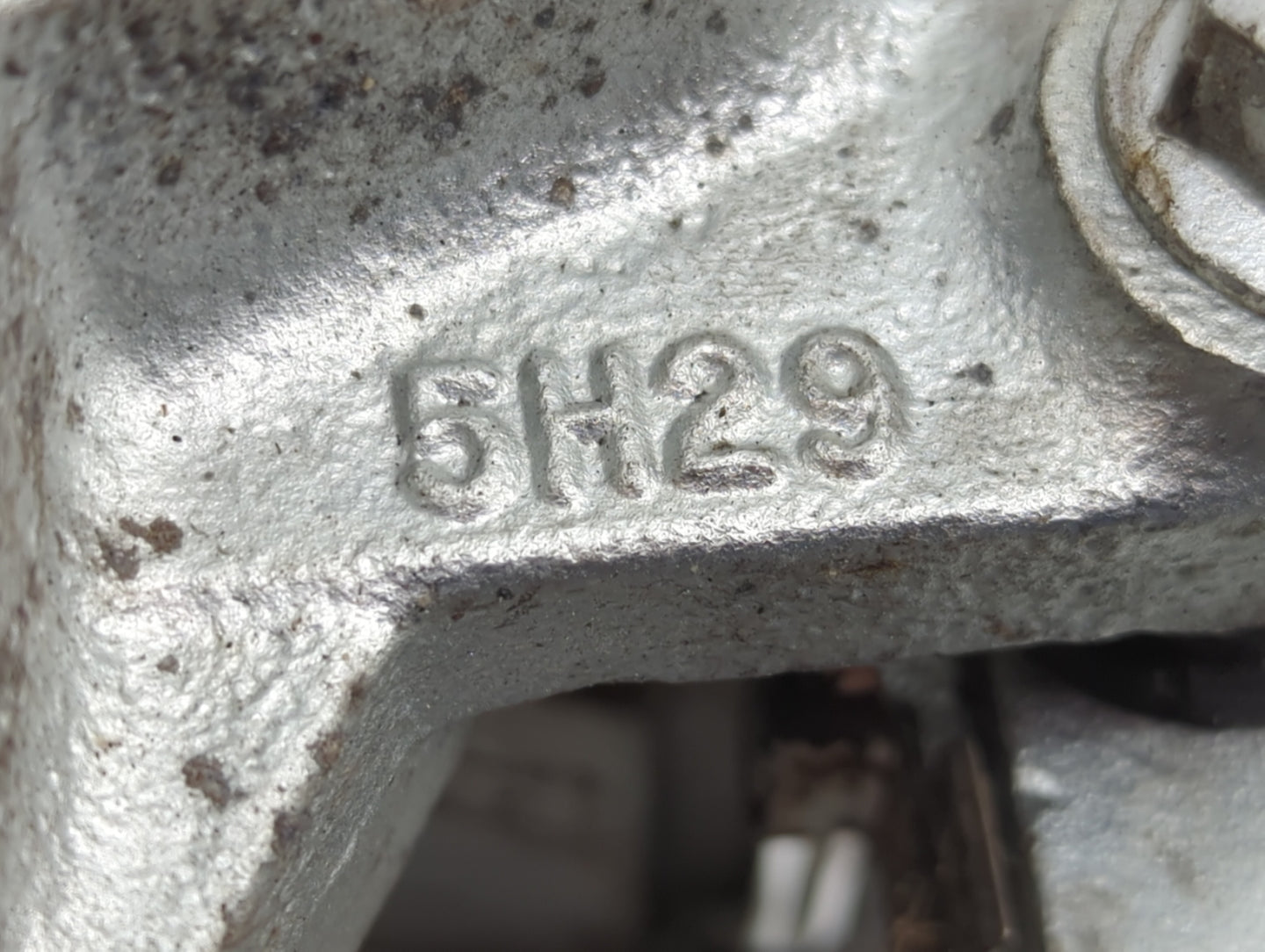 2000-2006 Gmc Yukon Xl 1500 Front Driver Left Brake Caliper 1450843 - Oemusedautoparts1.com