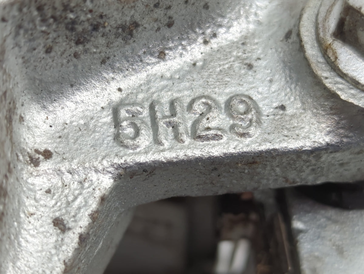 2000-2006 Gmc Yukon Xl 1500 Front Driver Left Brake Caliper - Oemusedautoparts1.com