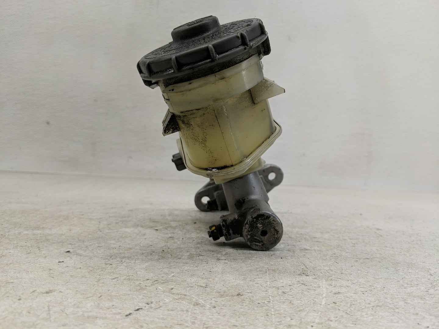 2003-2007 Honda Accord Brake Master Cylinder - Oemusedautoparts1.com