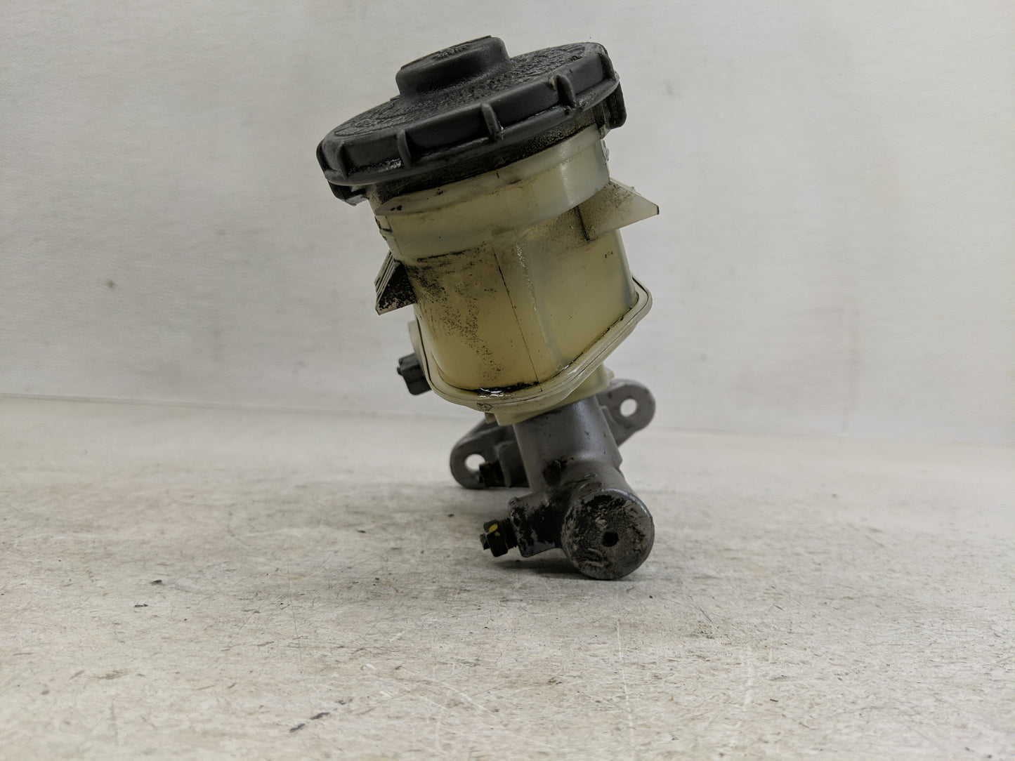 2003-2007 Honda Accord Brake Master Cylinder - Oemusedautoparts1.com