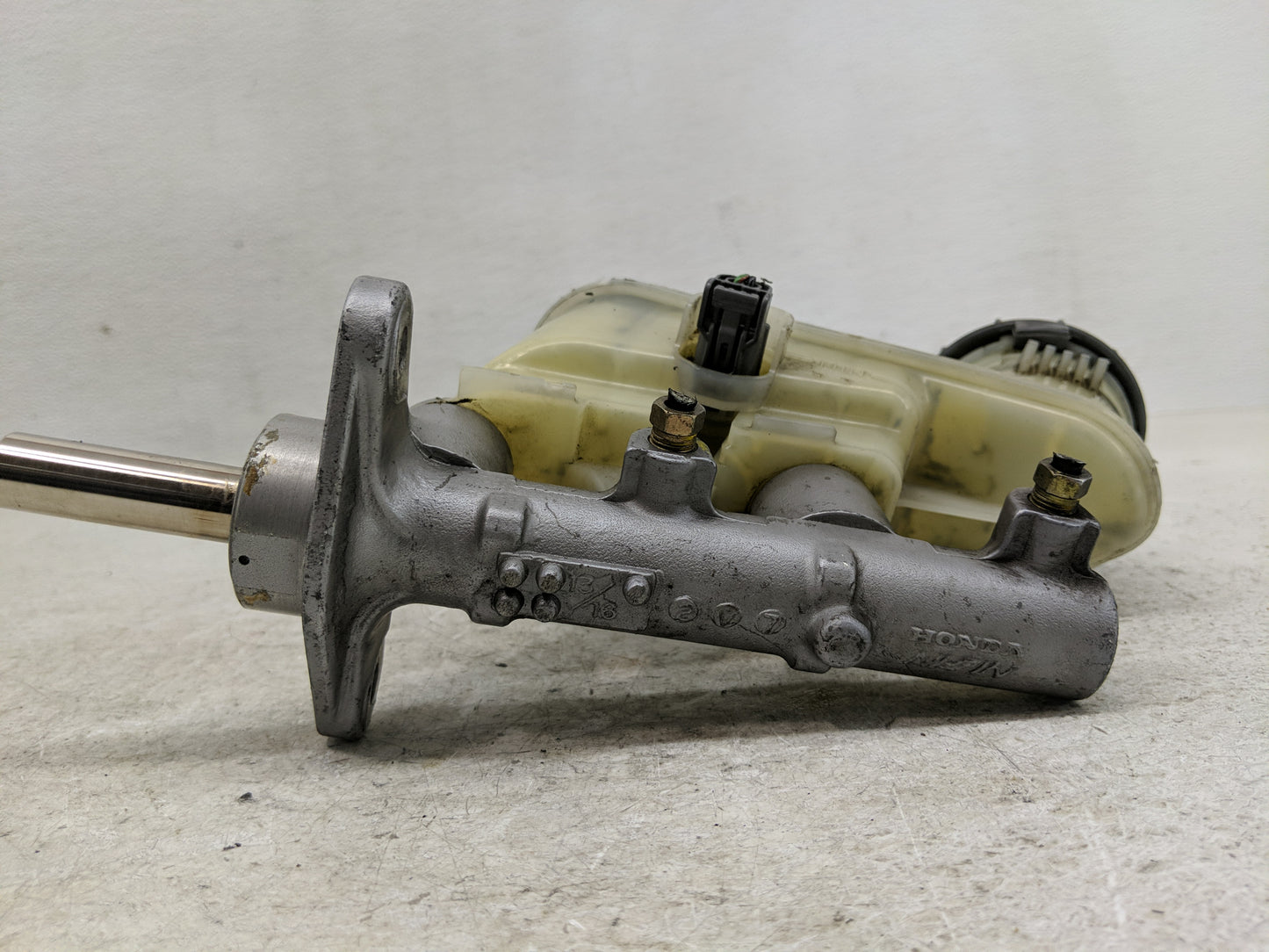 2003-2007 Honda Accord Brake Master Cylinder - Oemusedautoparts1.com
