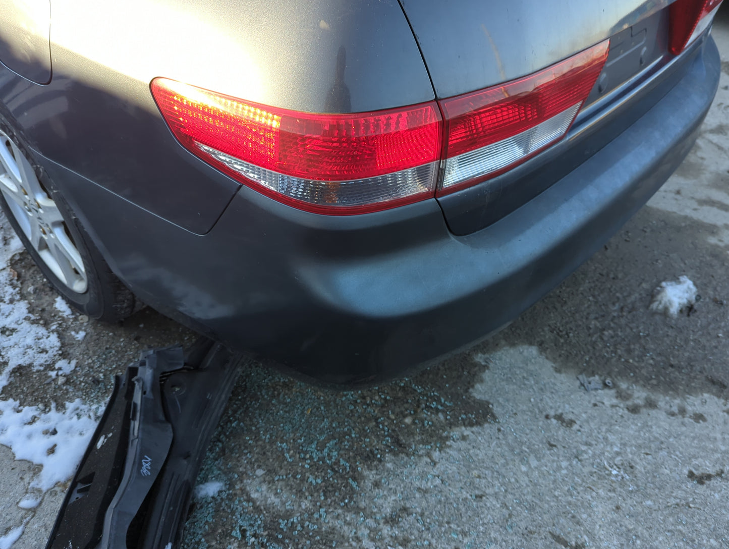 2003-2005 Honda Accord Rear Bumper Assembly Oem 1307149 - Oemusedautoparts1.com