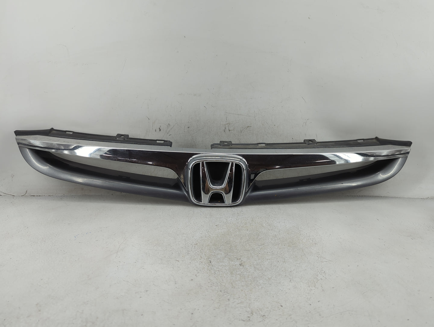 2003-2005 Honda Accord Front Grille Bumper Not Included - Oemusedautoparts1.com