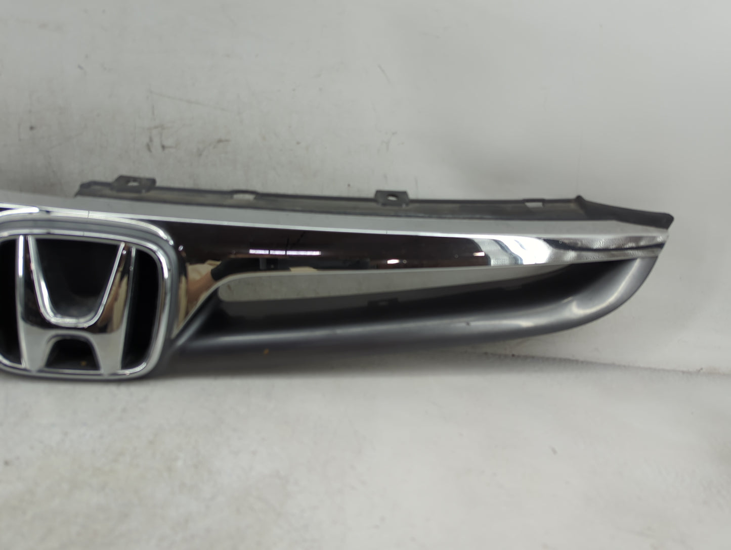 2003-2005 Honda Accord Front Grille Bumper Not Included - Oemusedautoparts1.com