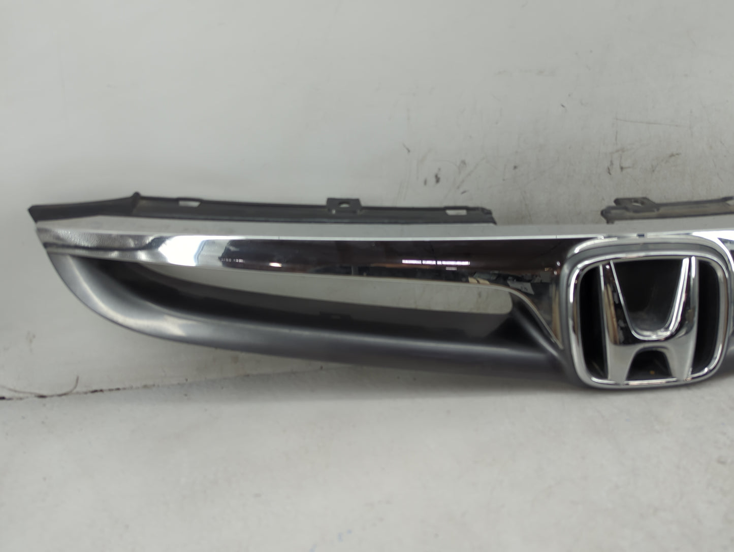 2003-2005 Honda Accord Front Grille Bumper Not Included - Oemusedautoparts1.com
