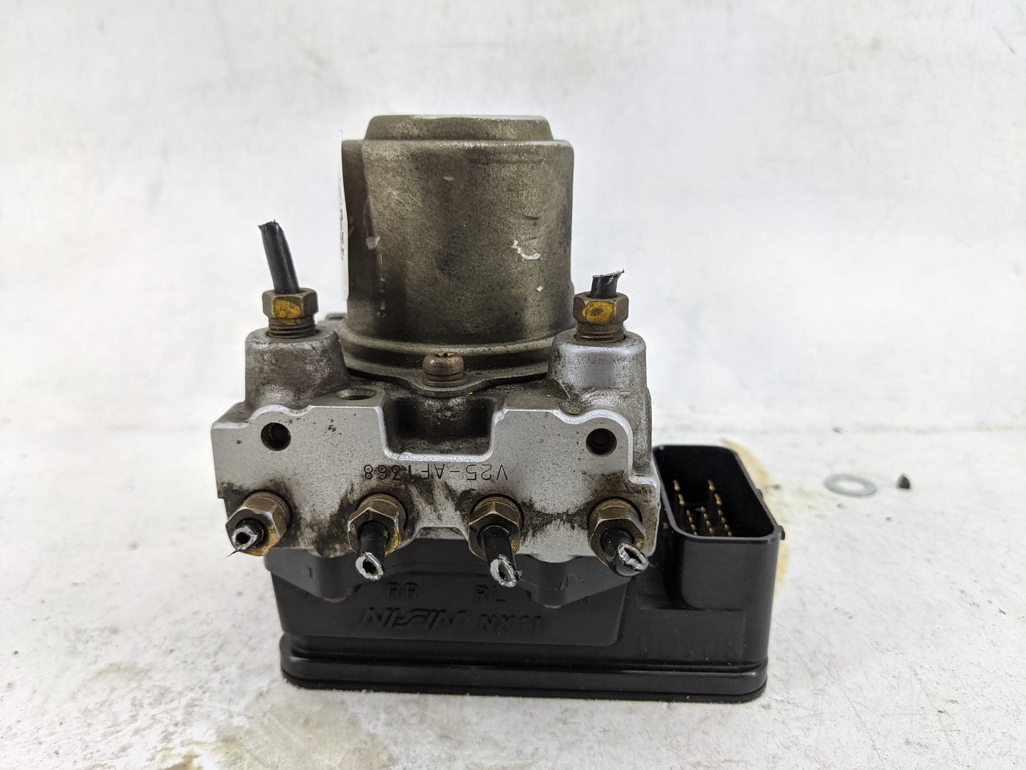 2003 Honda Accord ABS Pump Control Module Replacement P/N:V25-AF1568 Fits OEM Used Auto Parts - Oemusedautoparts1.com