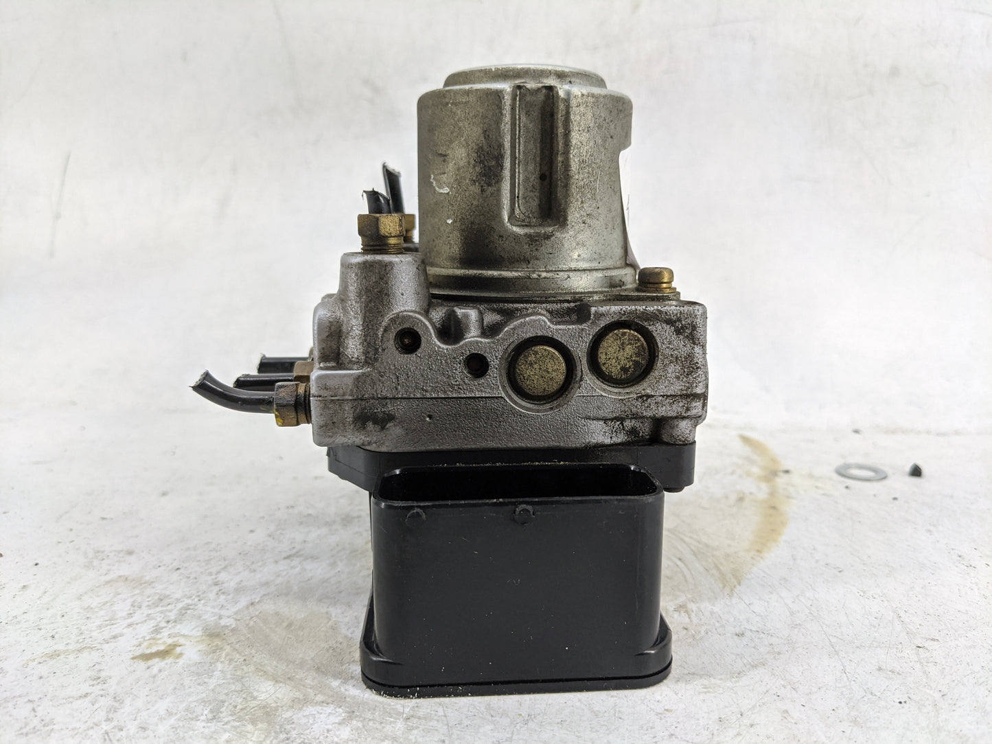 2003 Honda Accord ABS Pump Control Module Replacement P/N:V25-AF1568 Fits OEM Used Auto Parts - Oemusedautoparts1.com
