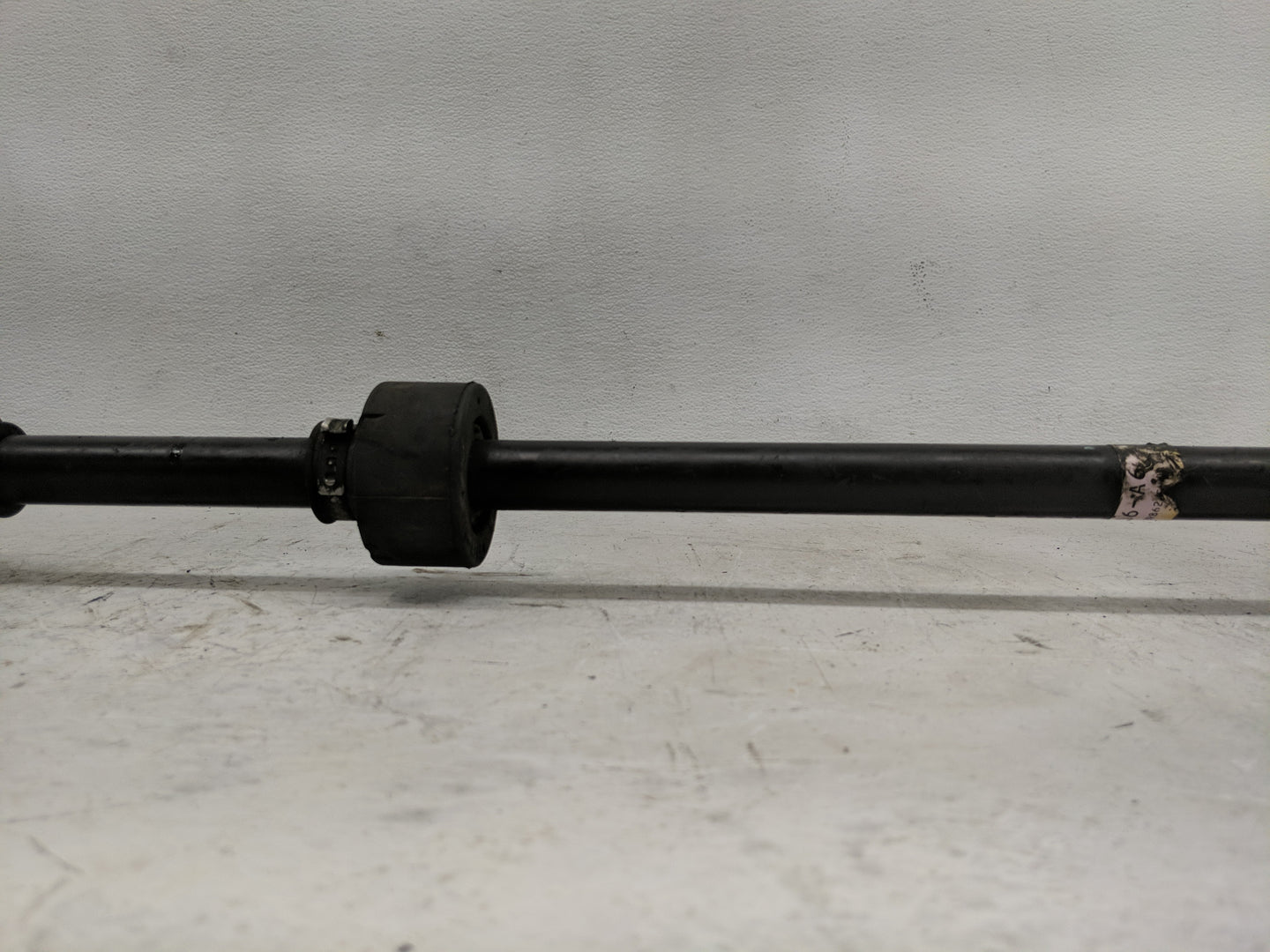 2001-2005 Honda Civic Axle Shaft Front Driver Cv C/v - Oemusedautoparts1.com