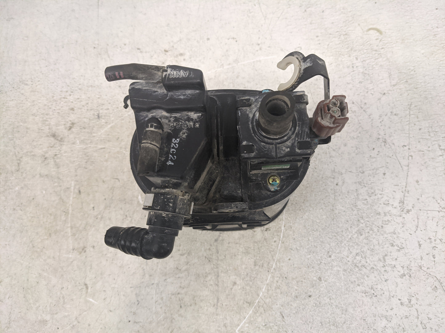 2003 Honda Civic Fuel Vapor Charcoal Canister - Oemusedautoparts1.com