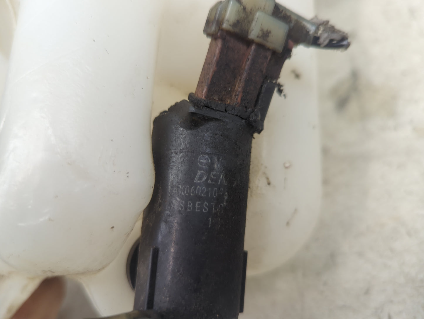 2001-2003 Honda Civic Windshield Washer Fluid Reservoir Bottle 1482138 - Oemusedautoparts1.com