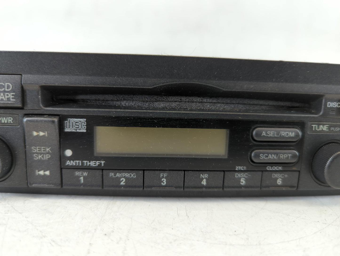 2003 Honda Civic Am Fm Cd Player Radio Receiver - Oemusedautoparts1.com