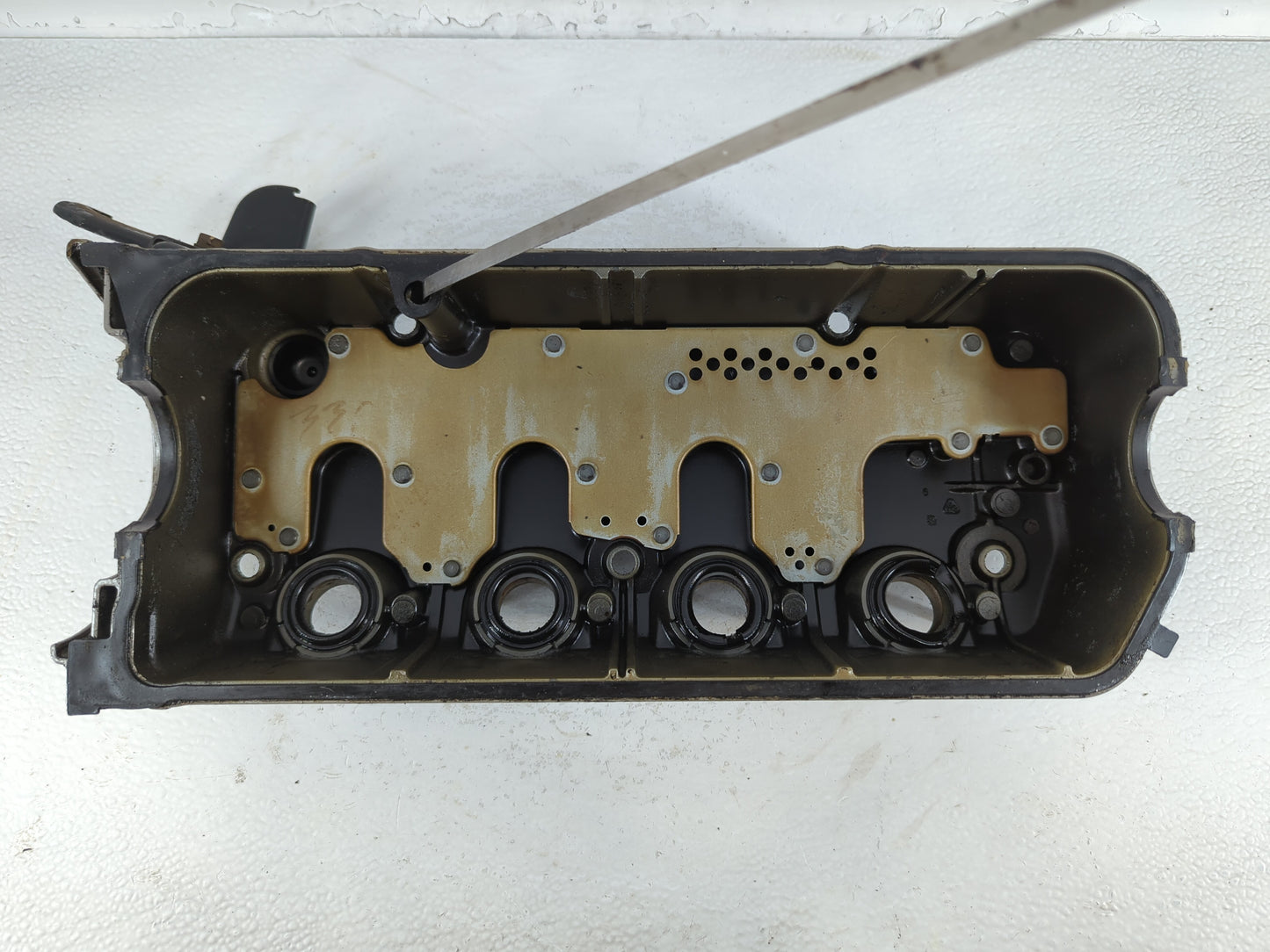 2003 Honda Civic Driver Left Cylinder Head Valve Cover Fits OEM Used Auto Parts - Oemusedautoparts1.com