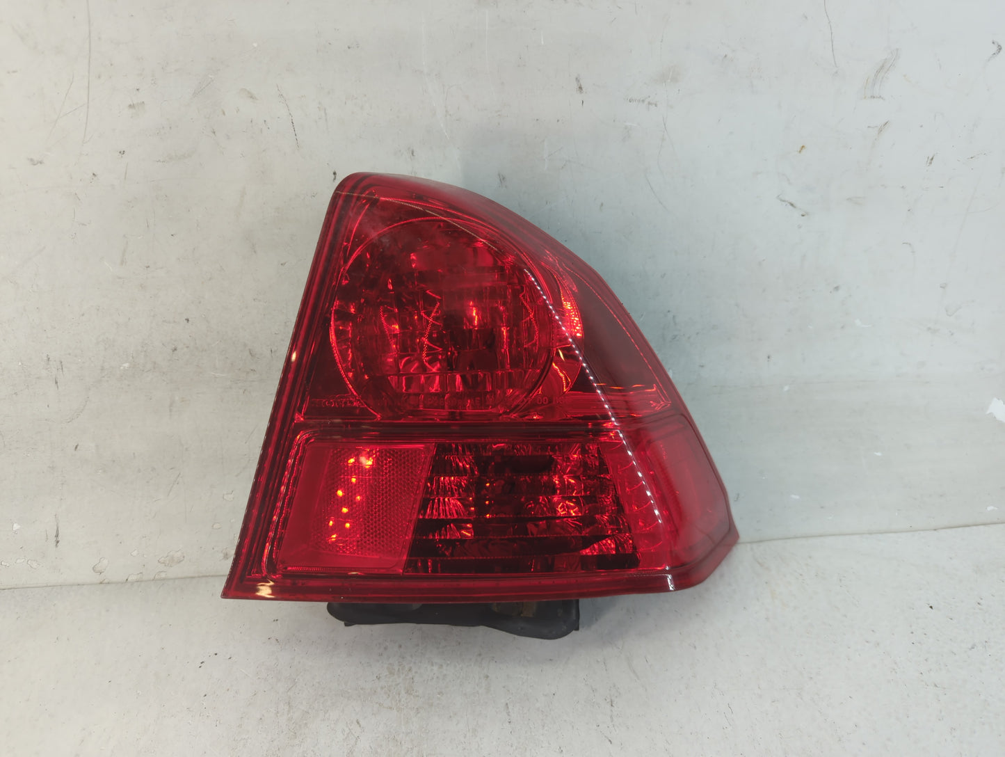 2003-2005 Honda Civic Tail Light Assembly Passenger Right OEM Fits Fits 2003 2004 2005 OEM Used Auto Parts - Oemusedautopart