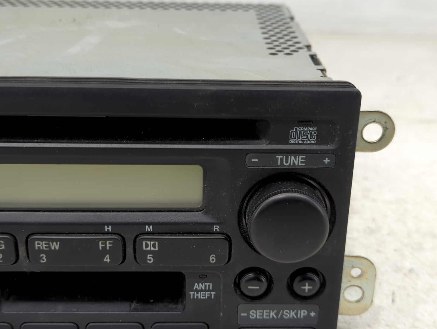 2002-2004 Honda Cr-V Radio AM FM Cd Player Receiver Replacement Fits Fits 2002 2003 2004 OEM Used Auto Parts - Oemusedautopa