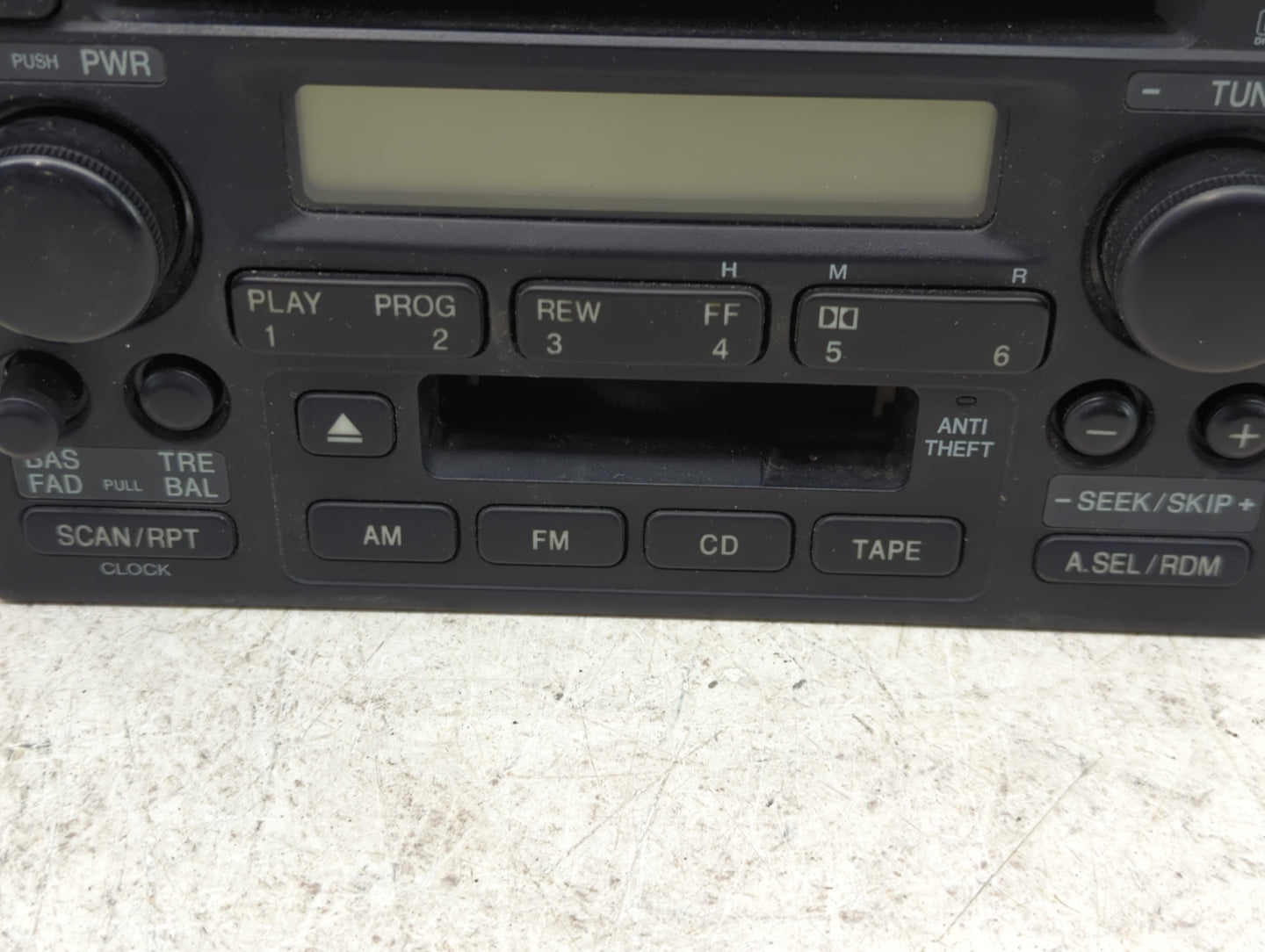 2002-2004 Honda Cr-V Radio AM FM Cd Player Receiver Replacement Fits Fits 2002 2003 2004 OEM Used Auto Parts - Oemusedautopa
