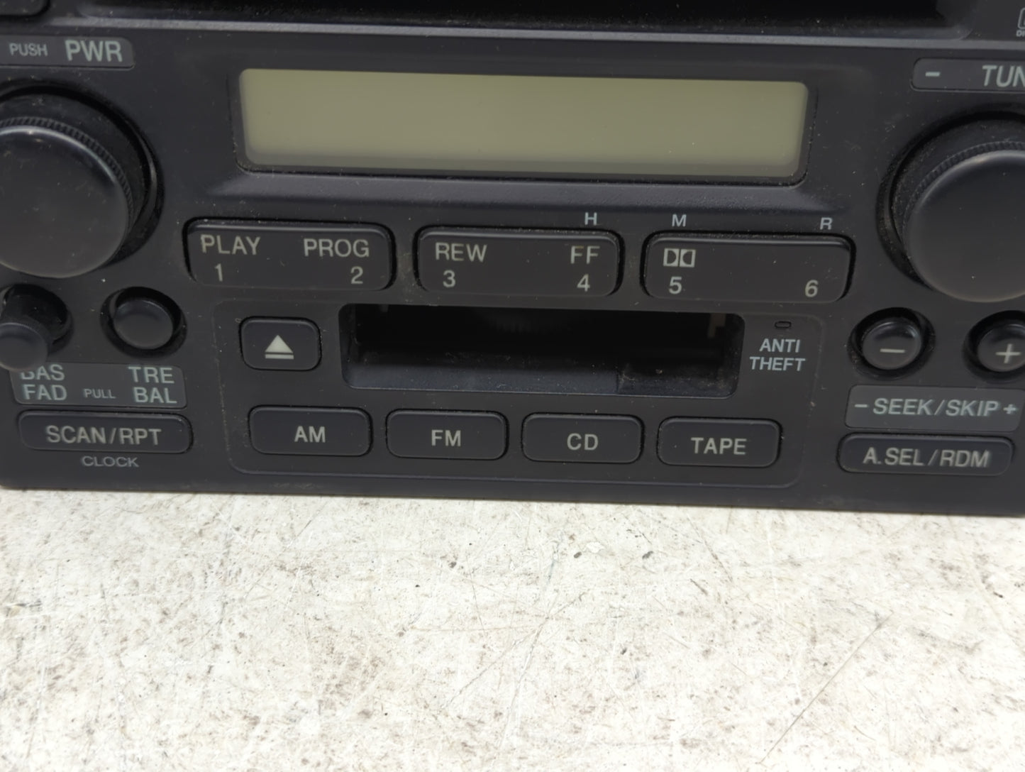 2002-2004 Honda Cr-V Radio AM FM Cd Player Receiver Replacement Fits Fits 2002 2003 2004 OEM Used Auto Parts - Oemusedautopa