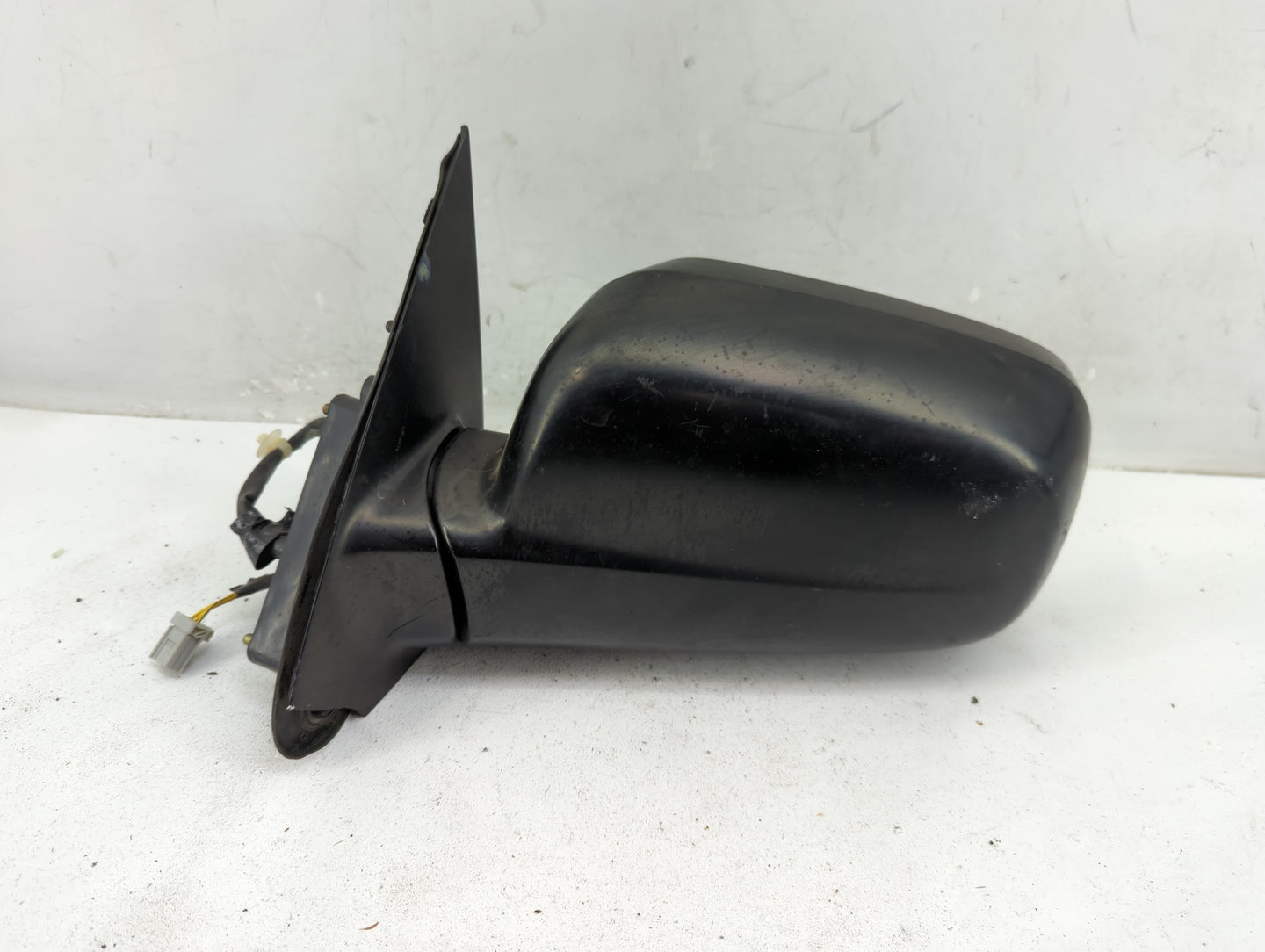 2002-2006 Honda Cr-V Driver Side View Mirror - Left Door Mirror OEM Used - Oemusedautoparts1.com