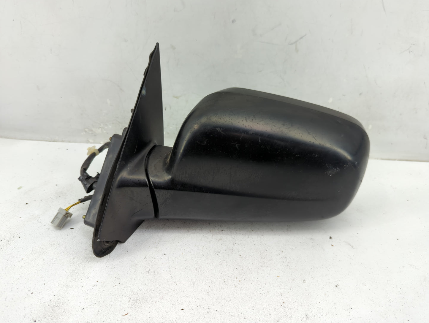2002-2006 Honda Cr-V Driver Side View Mirror - Left Door Mirror OEM Used - Oemusedautoparts1.com