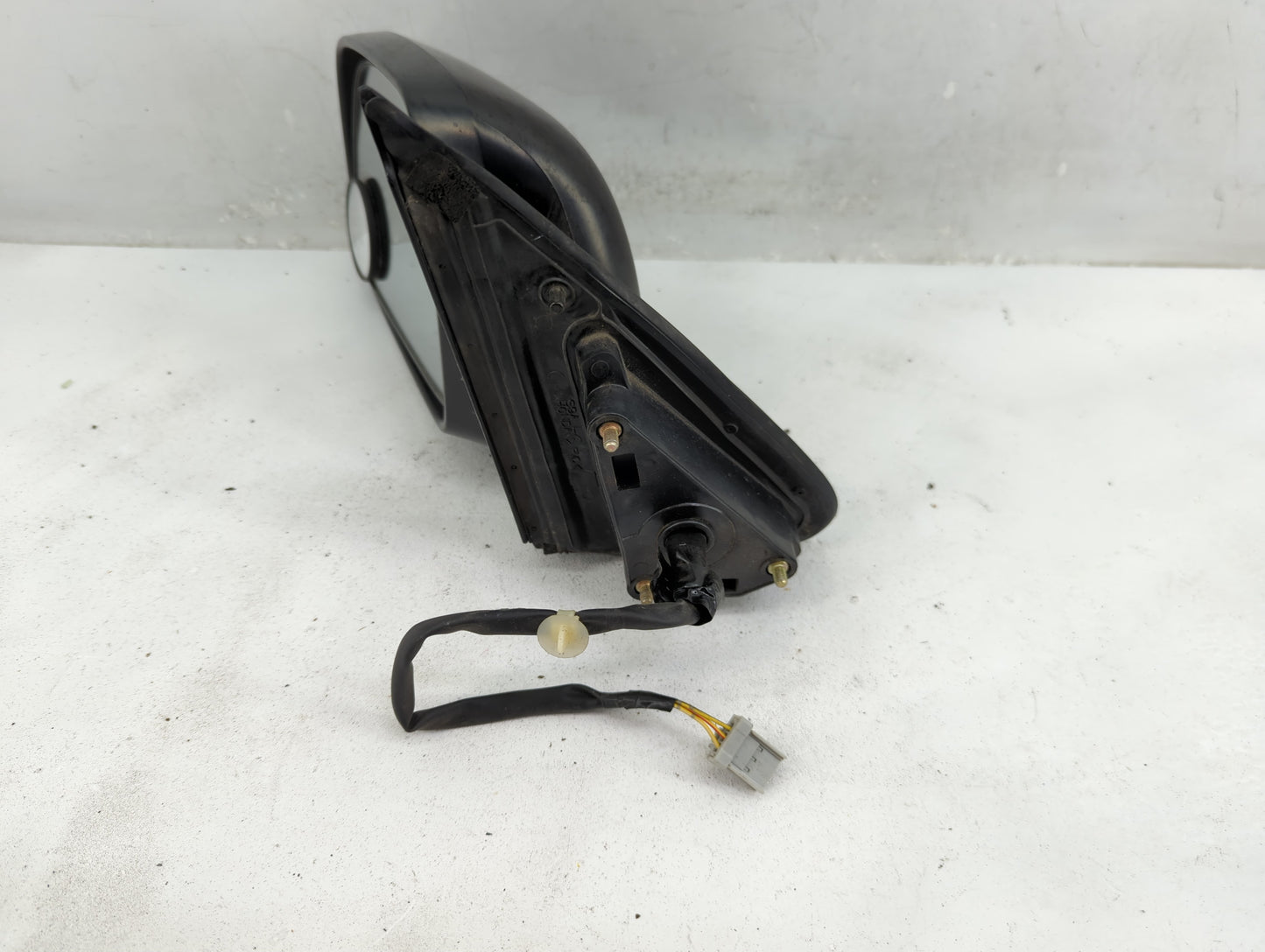 2002-2006 Honda Cr-V Driver Side View Mirror - Left Door Mirror OEM Used - Oemusedautoparts1.com