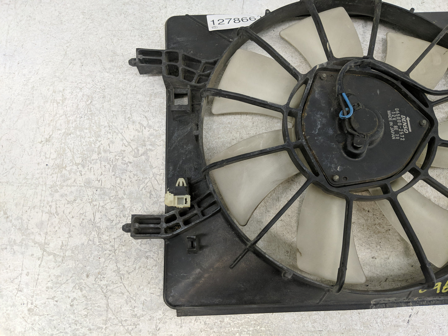 2003-2006 Honda Element Electric Radiator Cooling Fan Motor Assembly P/N:065000-2572 Fits Fits 2003 2004 2005 2006 OEM Used 