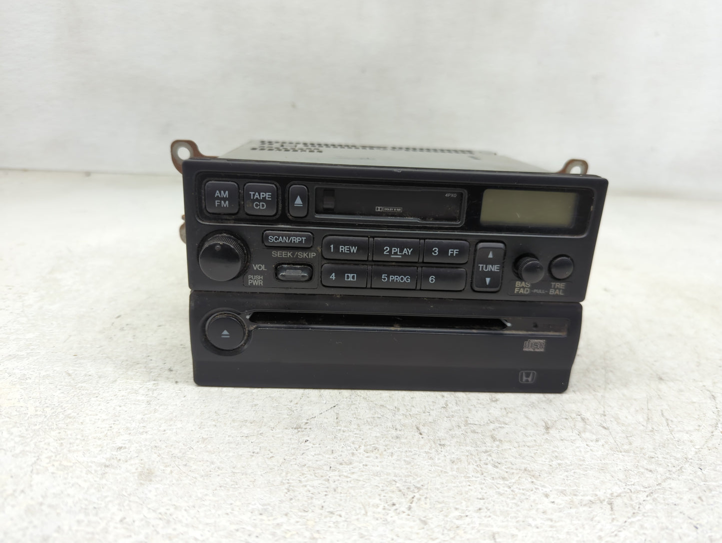1999-2004 Honda Odyssey Radio AM FM Cd Player Receiver Replacement Fits Fits 1999 2000 2001 2002 2003 2004 OEM Used Auto Par