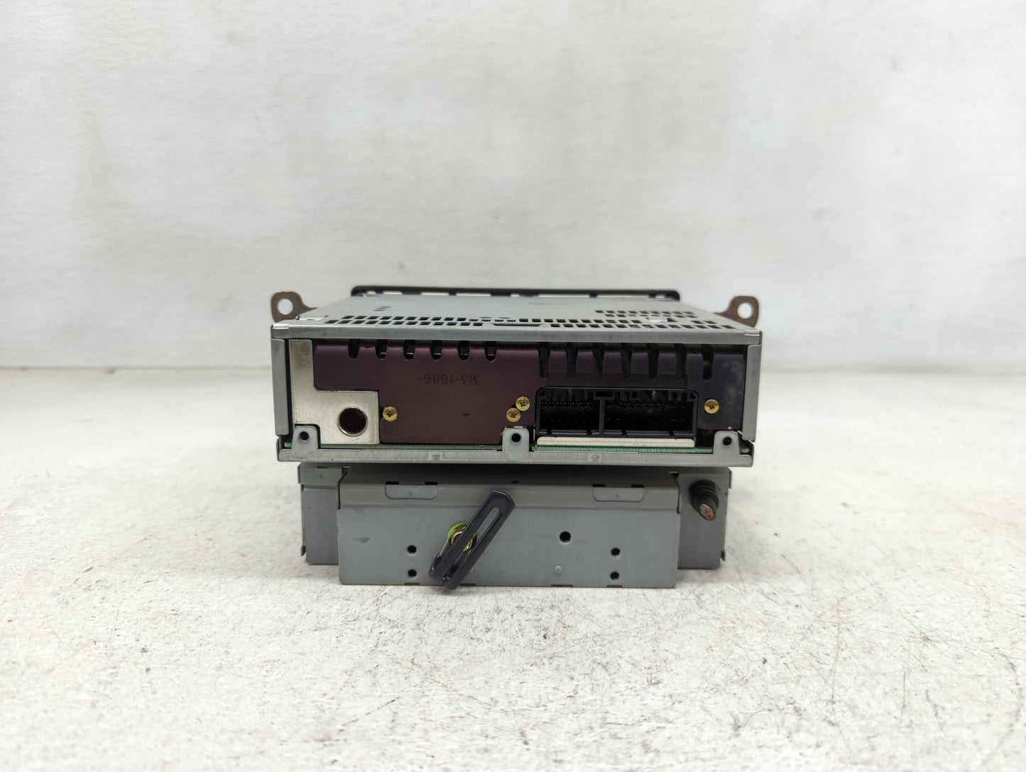 1999-2004 Honda Odyssey Radio AM FM Cd Player Receiver Replacement Fits Fits 1999 2000 2001 2002 2003 2004 OEM Used Auto Par